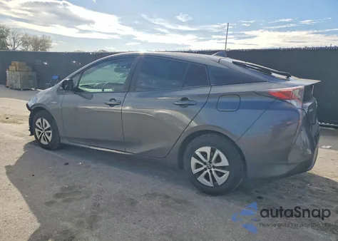 2016 Toyota Prius z USA, uszkodzony, nr VIN JTDKARFU1G3019380